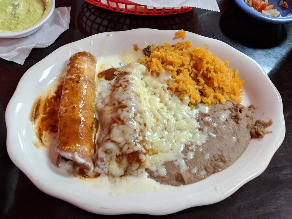 El Rinconcito | restaurant | 2 College Plaza, Statesboro, GA 30458, USA | 9128715502 OR +1 912-871-5502