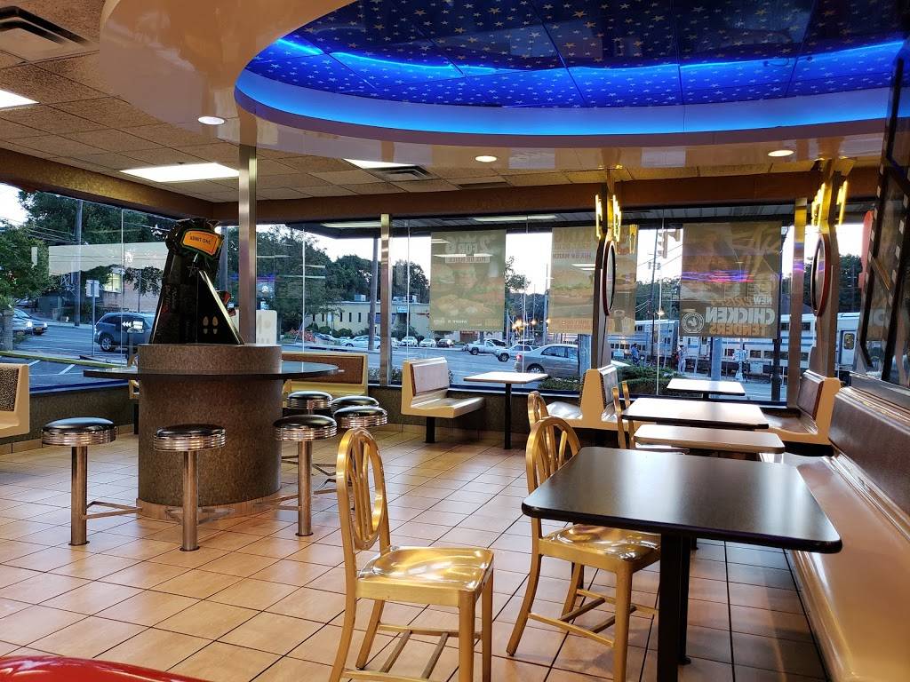 Burger King | restaurant | 3 Cedar Swamp Rd, Glen Cove, NY 11542, USA | 5166090813 OR +1 516-609-0813