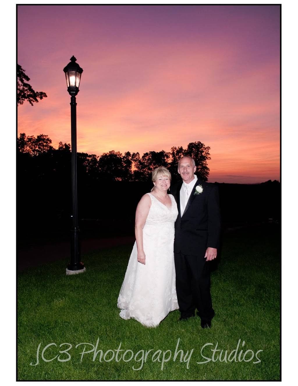 John Henry Tavern | restaurant | 42 Magill Dr, Grafton, MA 01519, USA | 5088391945 OR +1 508-839-1945