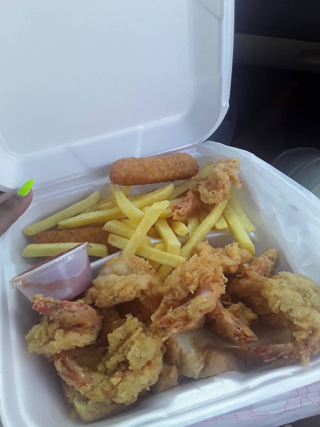 Justin Seafood | restaurant | 1870 Mt Meigs Rd, Montgomery, AL 36107, USA | 3342632119 OR +1 334-263-2119