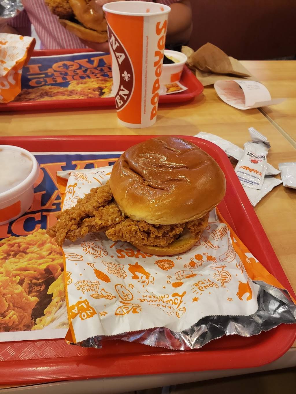 Popeyes Louisiana Kitchen | restaurant | 10125 State Line Rd, Kansas City, MO 64114, USA | 8169425757 OR +1 816-942-5757