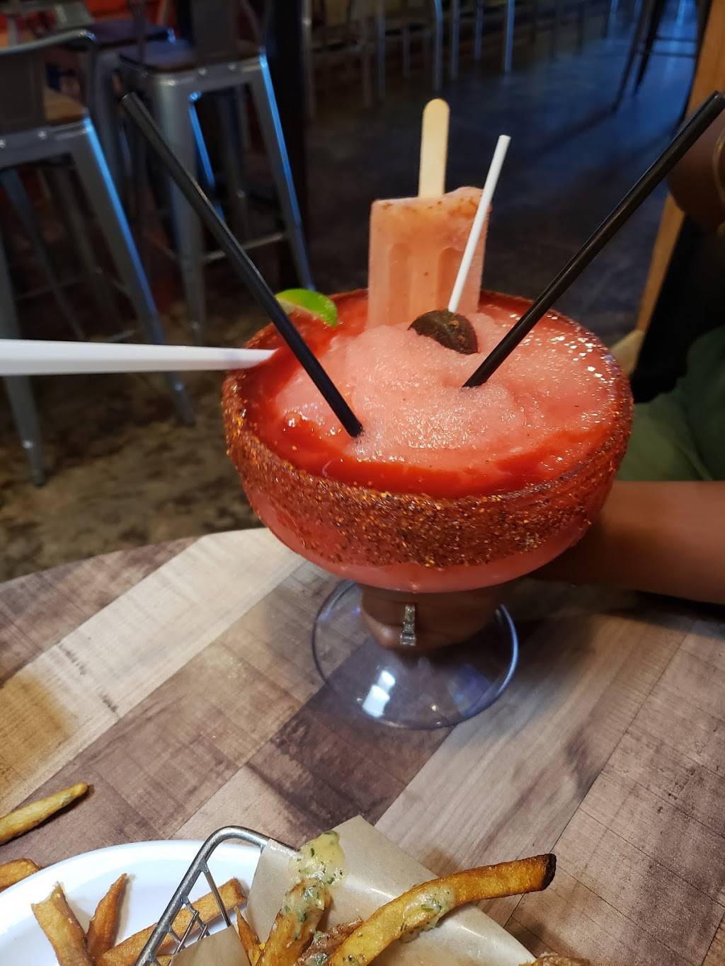 THE NEIGHBORHOOD | restaurant | 3940 E 29th St, Tucson, AZ 85711, USA | 5202074004 OR +1 520-207-4004