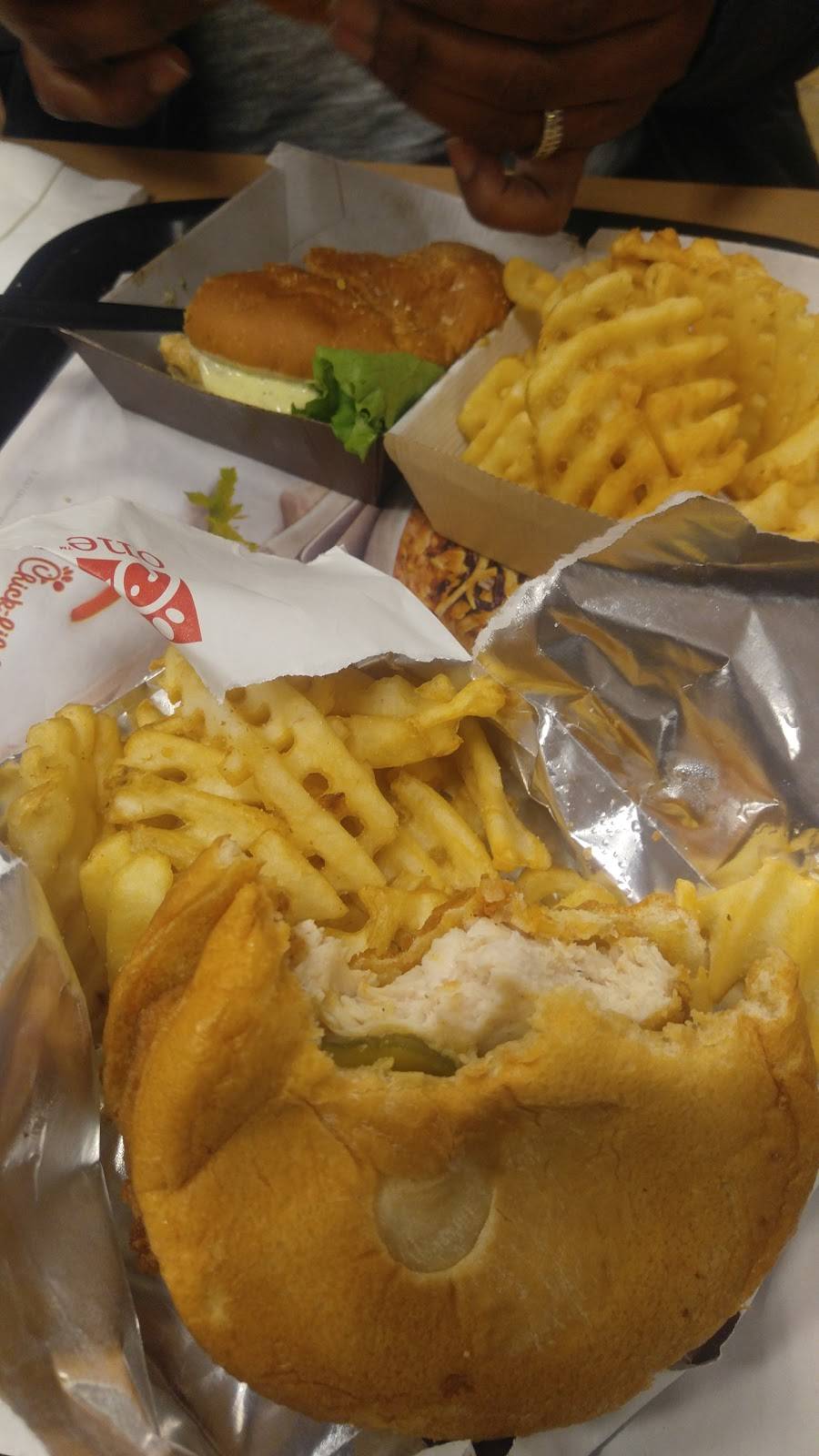 Chick-fil-A | restaurant | 8433 Davis Lake Pkwy, Charlotte, NC 28269, USA | 7045962229 OR +1 704-596-2229