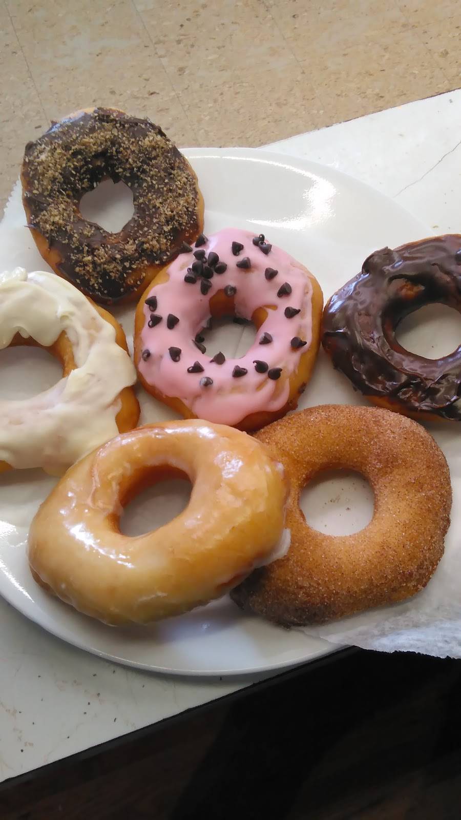 Lake Lorelei Restaurant | restaurant | 586 Lorelei Dr, Fayetteville, OH 45118, USA | 5138754992 OR +1 513-875-4992