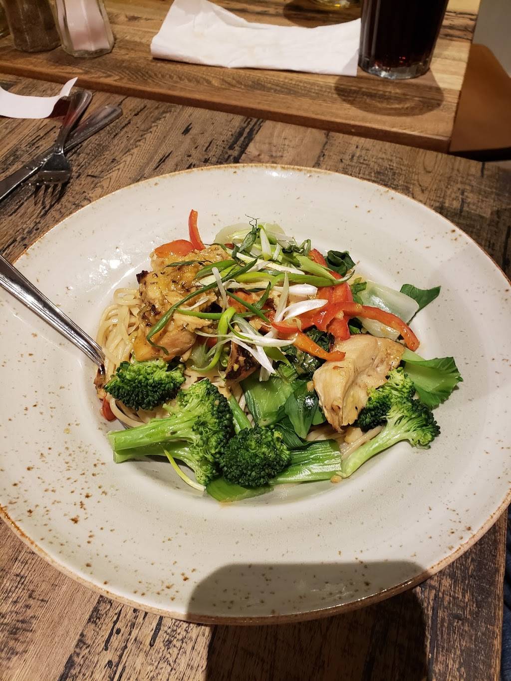 Swiss Chalet | restaurant | 555 Laval Dr, Oshawa, ON L1J 0B6, Canada | 9057288621 OR +1 905-728-8621