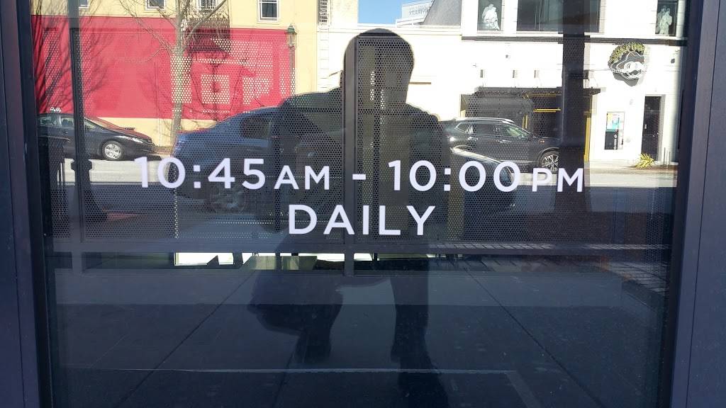 Chipotle Mexican Grill | restaurant | 401 York Rd, Towson, MD 21204, USA | 4108284046 OR +1 410-828-4046