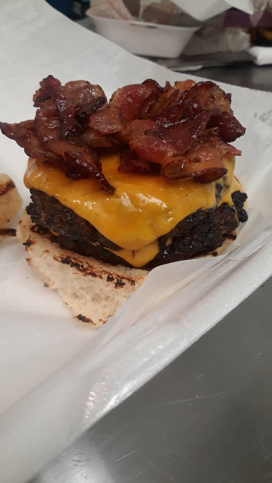 Rufus Red Hots | restaurant | 600 Broadway St, Cape Girardeau, MO 63701, USA | 5738033188 OR +1 573-803-3188