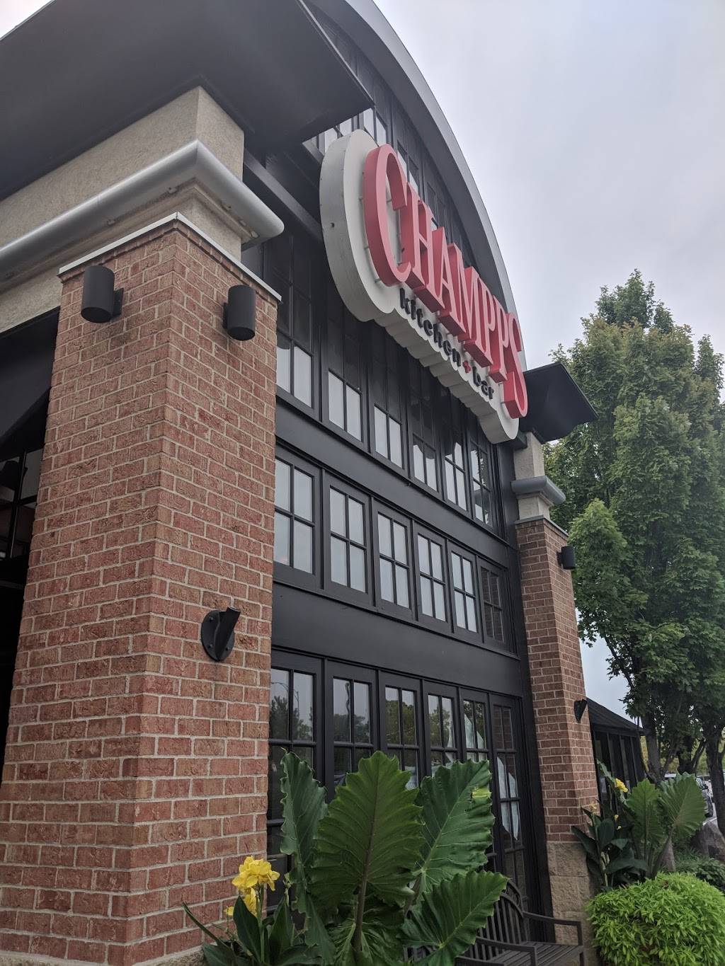 Champps | restaurant | 1827 Olentangy River Rd, Columbus, OH 43212, USA | 6142980833 OR +1 614-298-0833