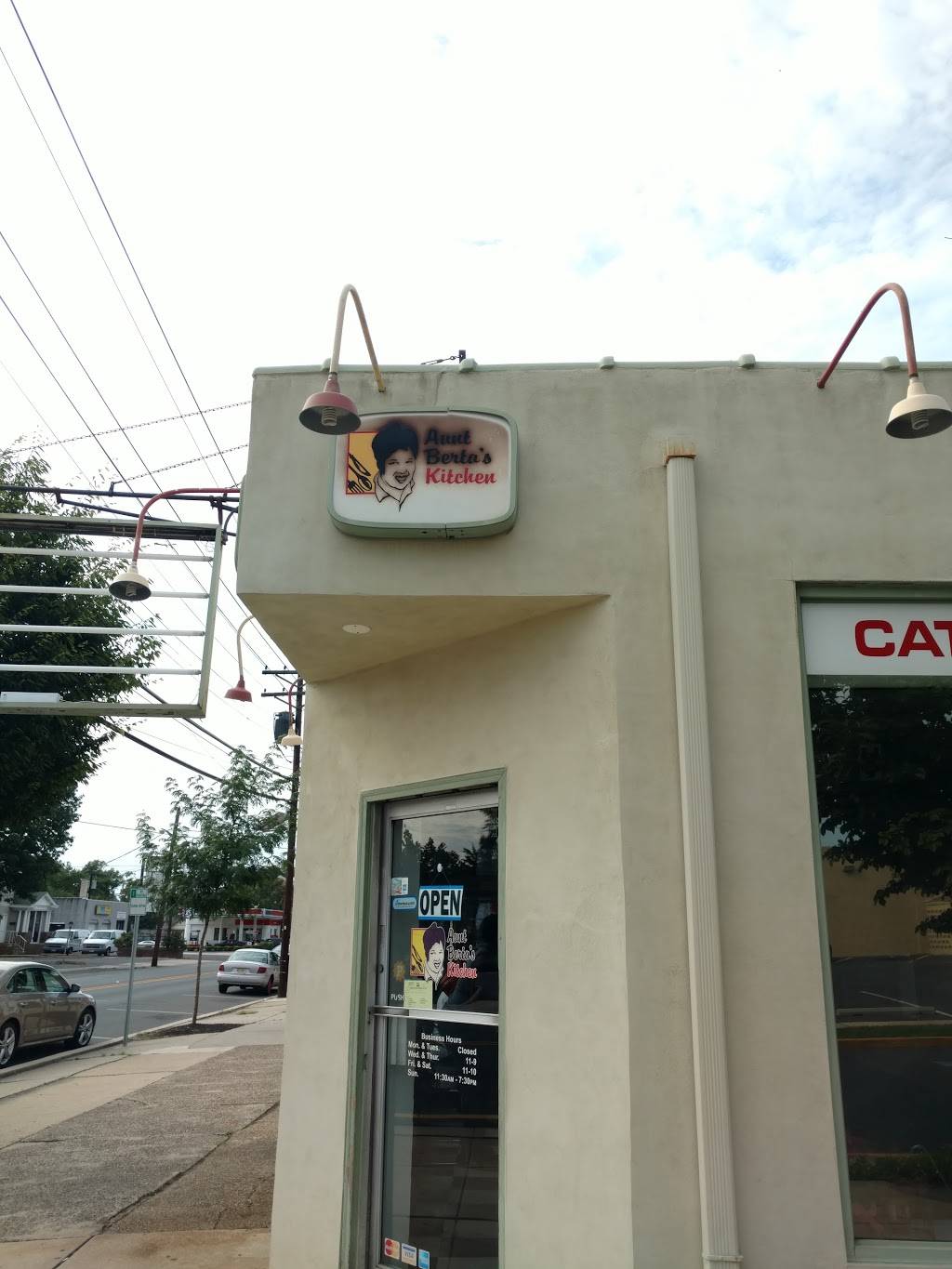 Aunt Bertas Kitchen | restaurant | 639 White Horse Pike, Haddon Township, NJ 08107, USA | 8568587009 OR +1 856-858-7009