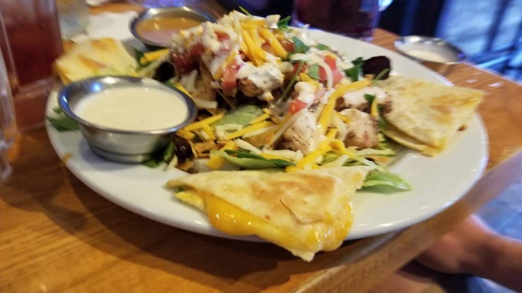 Chilis Grill & Bar | meal takeaway | 3750 Lakeside Village Ct, Lakeland, FL 33803, USA | 8636886210 OR +1 863-688-6210