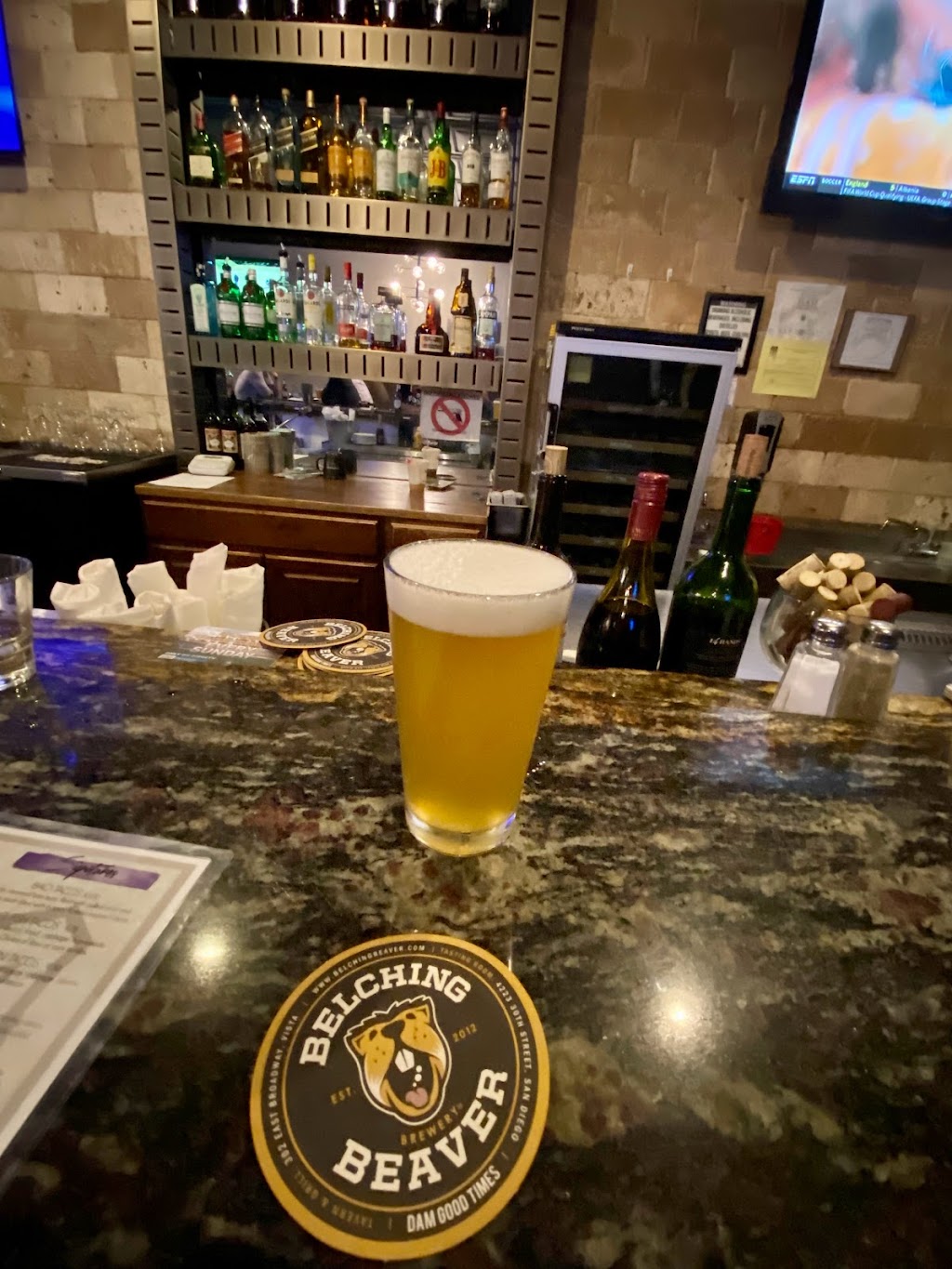 Pint House Bar & Grill | restaurant | 265 S Main St, Yuma, AZ 85364, USA | 9287820499 OR +1 928-782-0499