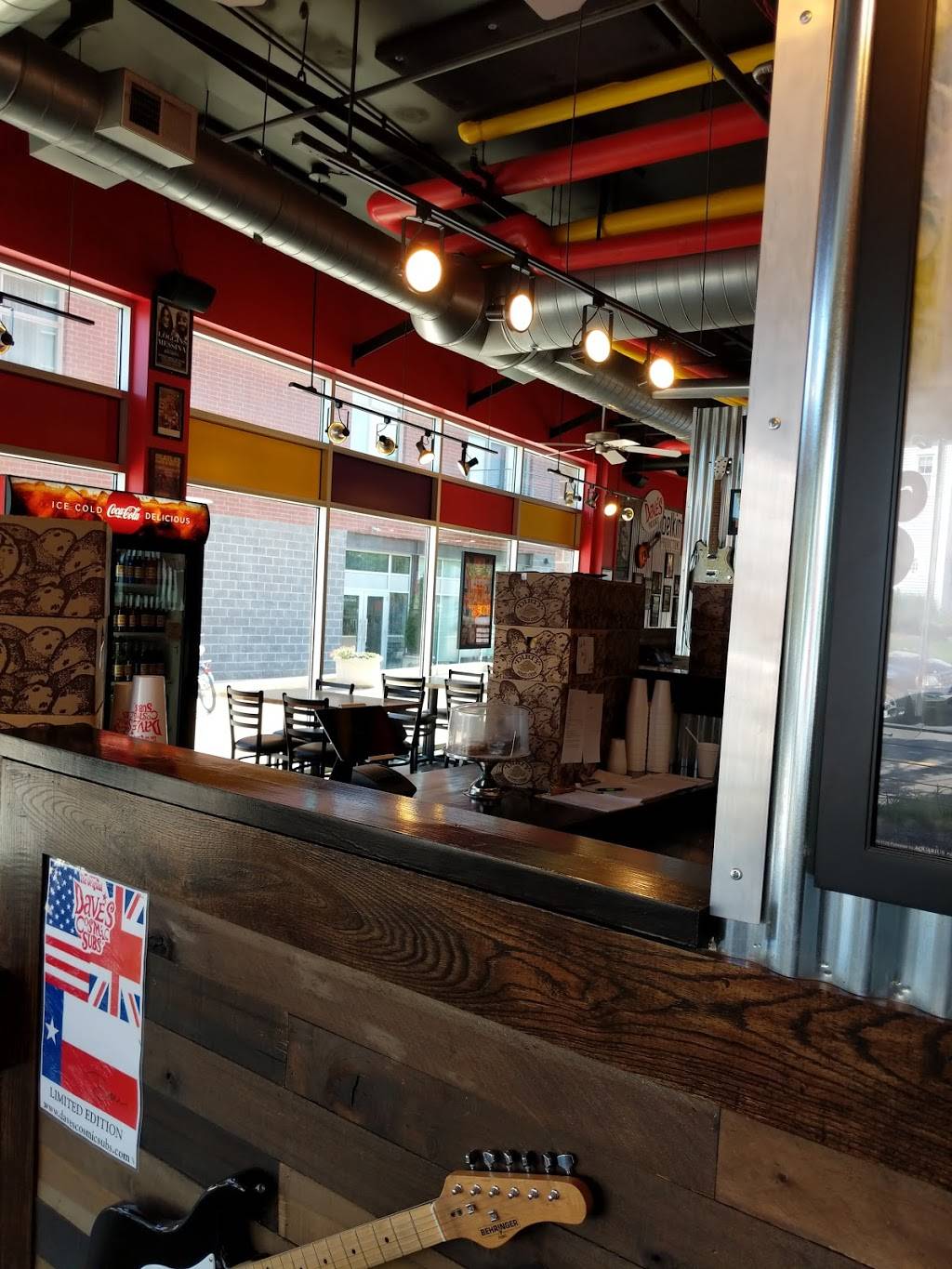 Daves Cosmic Subs | restaurant | 55 Suite 4 E College St, Oberlin, OH 44074, USA | 4407747593 OR +1 440-774-7593