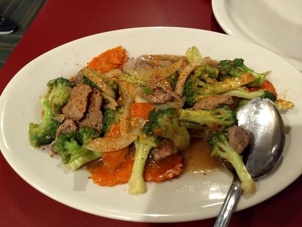 Silver Dish Thai Cuisine | restaurant | 278 W Center St, Provo, UT 84601, USA | 8013739540 OR +1 801-373-9540