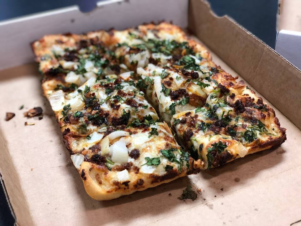 Amar Pizza | restaurant | 12195 Joseph Campau Ave, Hamtramck, MI 48212, USA | 3133660980 OR +1 313-366-0980