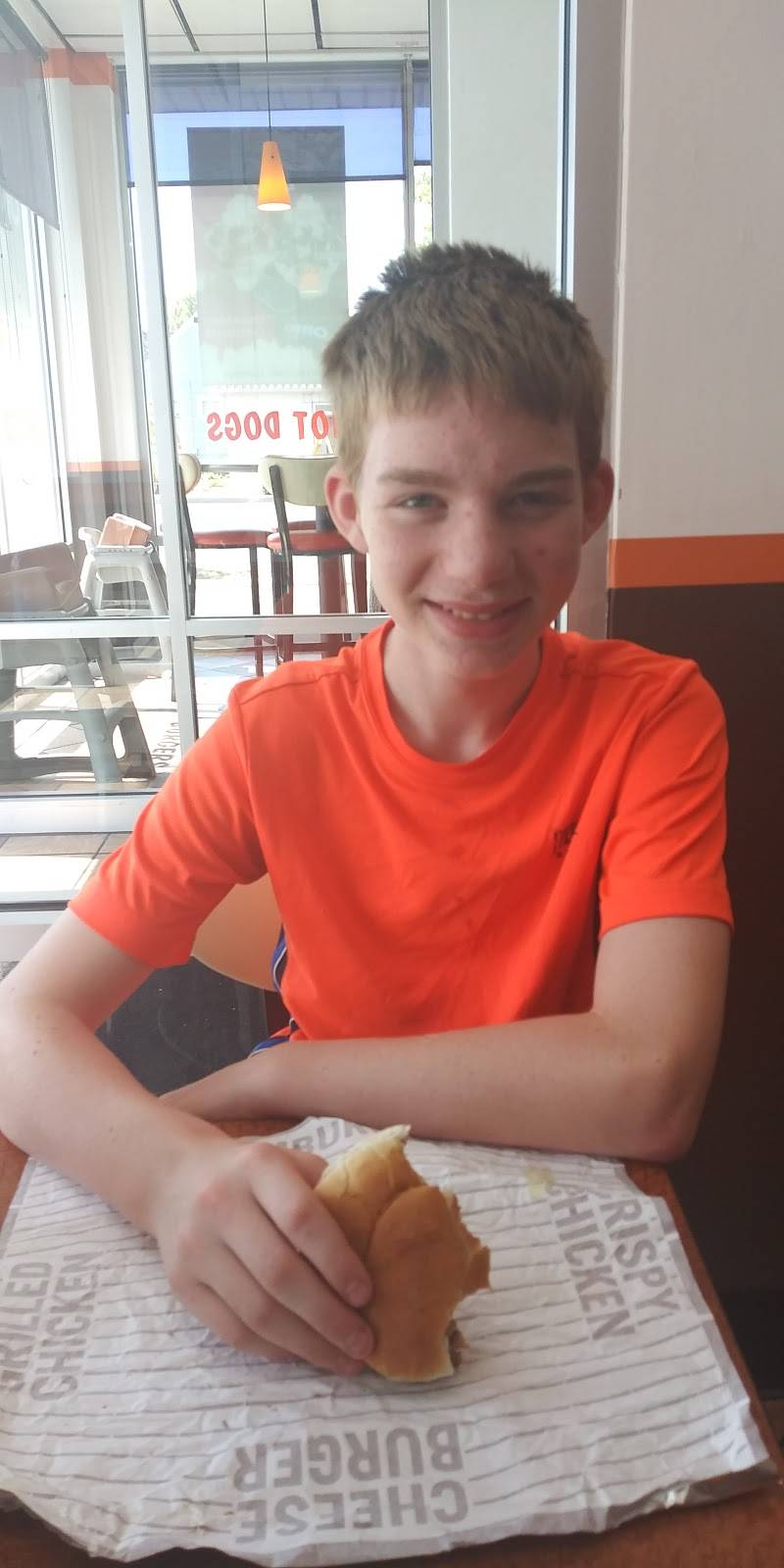 A&W Restaurant | restaurant | 2145 University Ave, Green Bay, WI 54302, USA | 9204068212 OR +1 920-406-8212