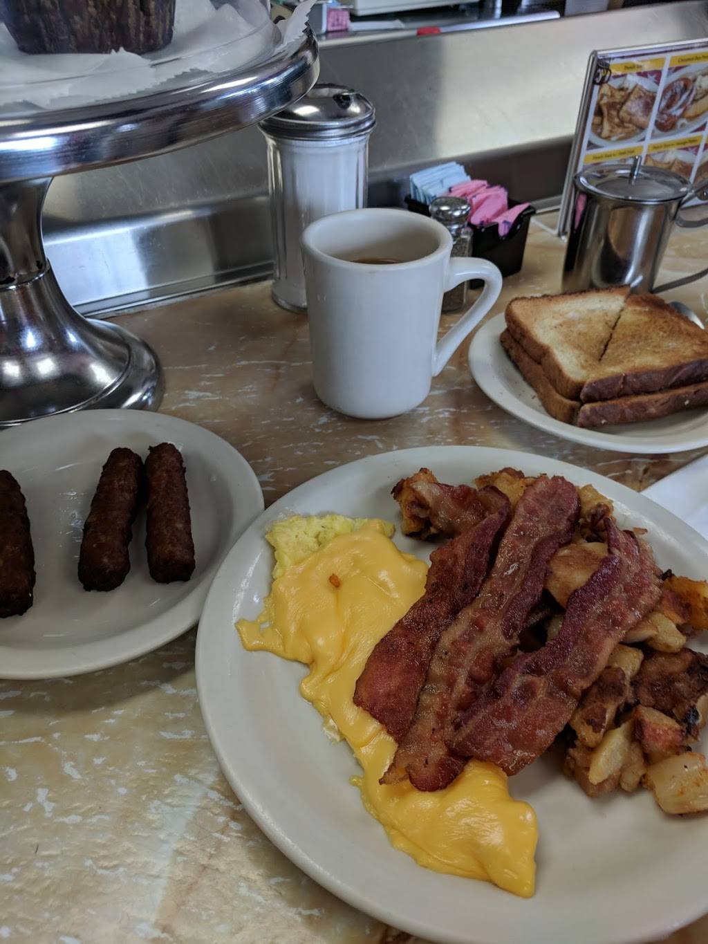 C Js Coffee Shop | restaurant | 225 N Long Beach Rd, Rockville Centre, NY 11570, USA | 5167669107 OR +1 516-766-9107