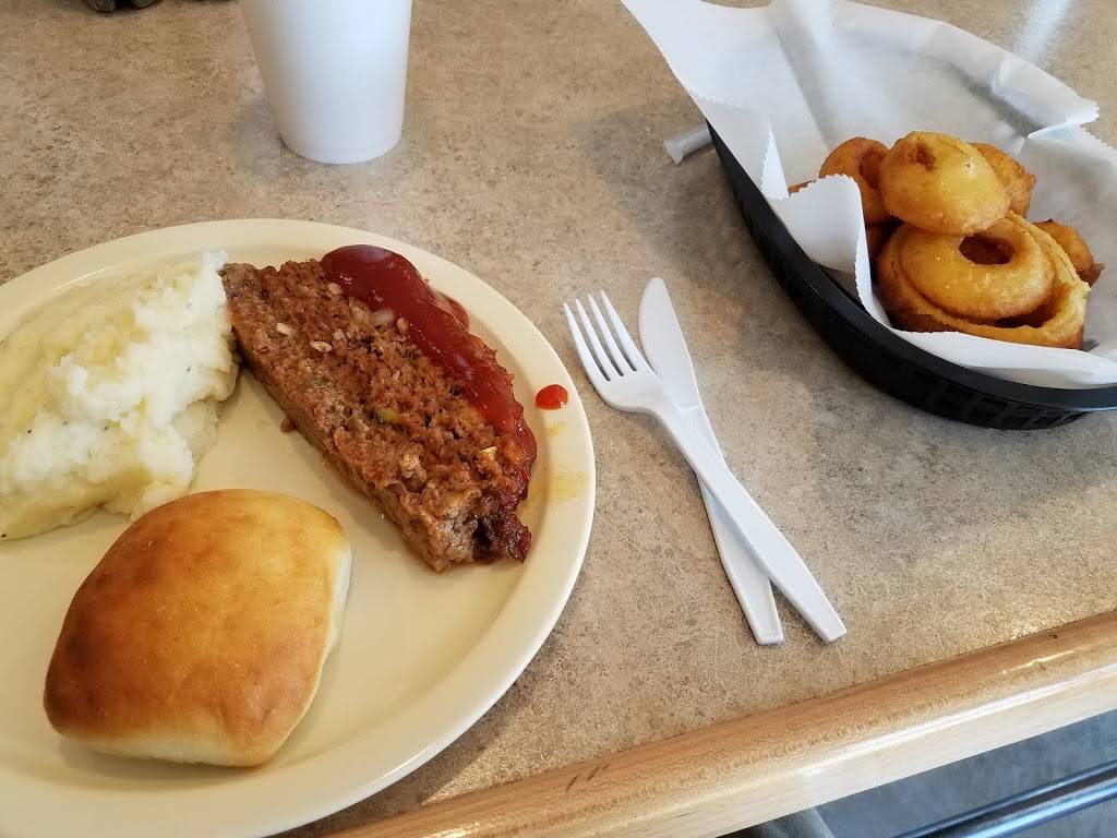 County Line Mini Mall & Cafe | restaurant | 20677 E Lynchburg Salem Turnpike, Forest, VA 24551, USA | 4346162552 OR +1 434-616-2552