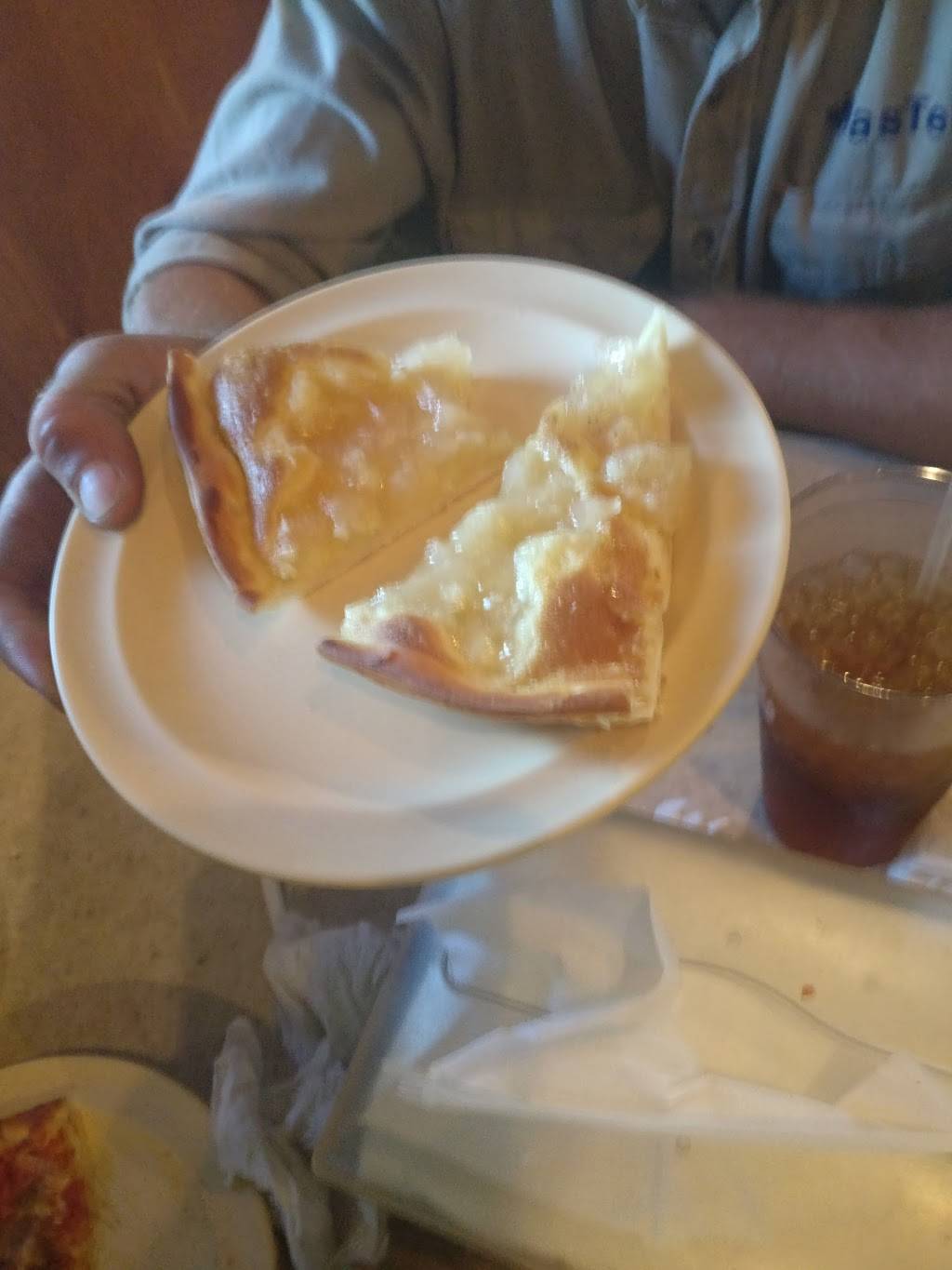 Pizza Village Of Beulaville | restaurant | 811 W Main St, Beulaville, NC 28518, USA | 9102983346 OR +1 910-298-3346