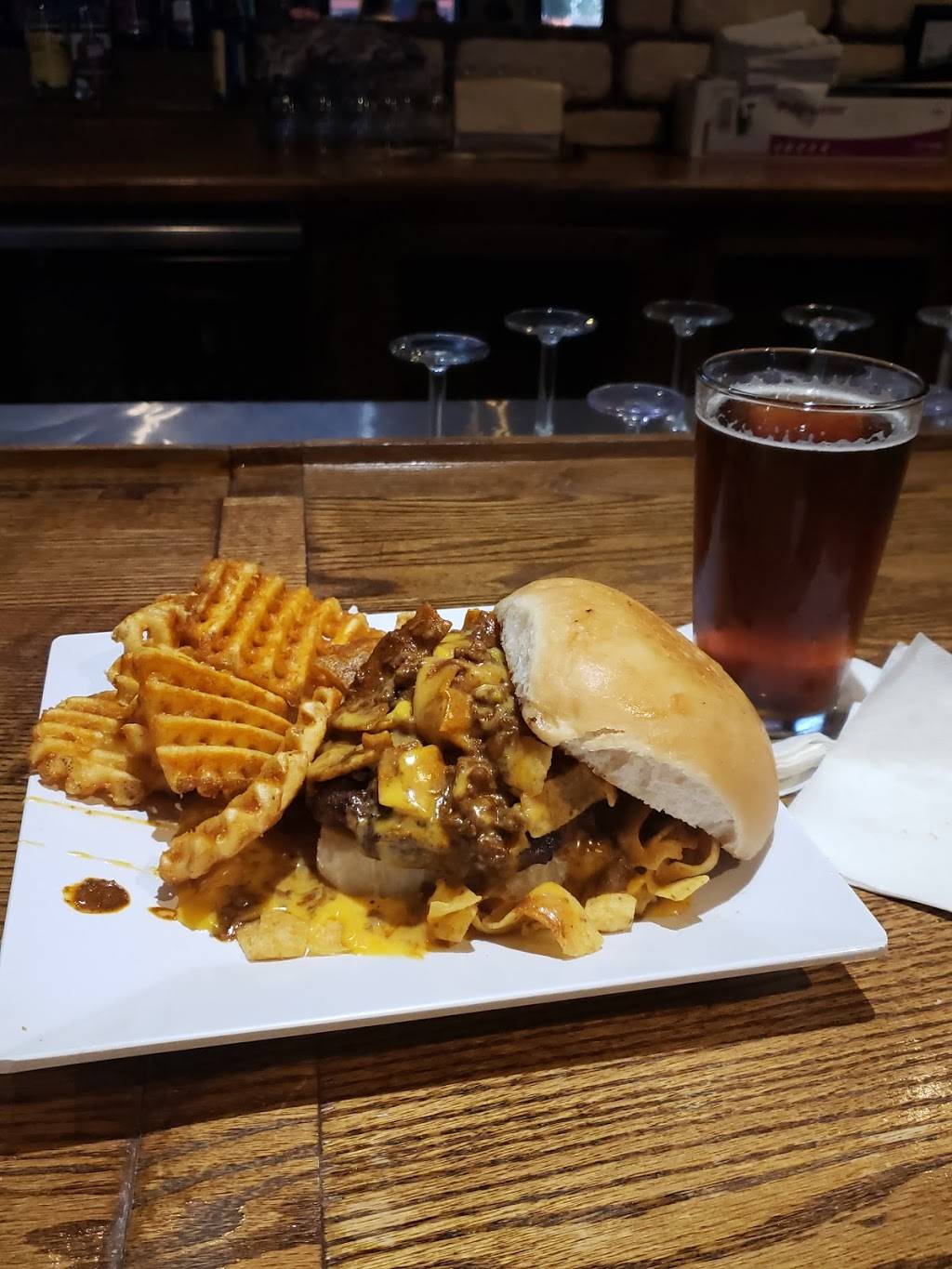 Halftime Grill & Sports Bar | restaurant | 2902 N Navarro St, Victoria, TX 77901, USA | 3618948764 OR +1 361-894-8764