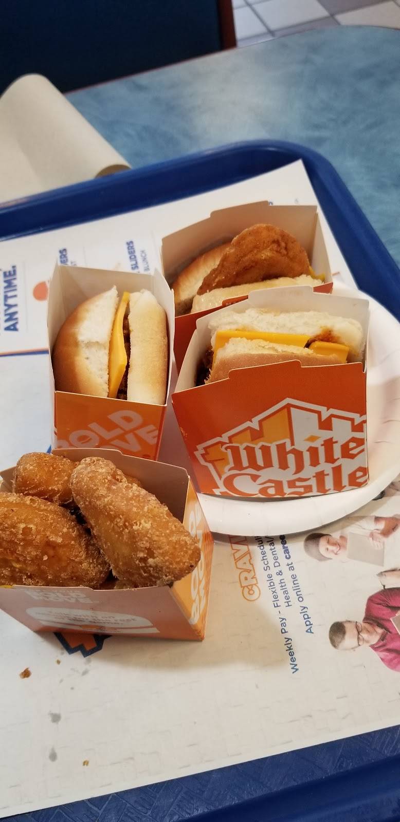 White Castle | restaurant | 120 S Bolingbrook Dr, Bolingbrook, IL 60440, USA | 6307393336 OR +1 630-739-3336