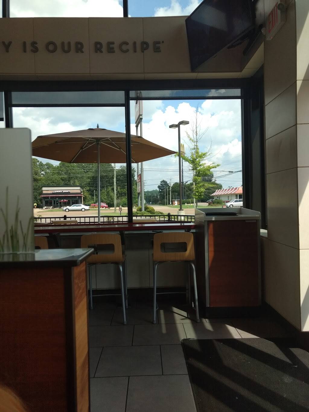 Wendys | restaurant | 1903 Hwy 45 N, Columbus, MS 39705, USA | 6623282584 OR +1 662-328-2584