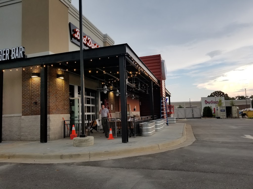 Bad Daddys Burger Bar | restaurant | 7755 Eastchase Pkwy, Montgomery, AL 36117, USA | 3344403800 OR +1 334-440-3800