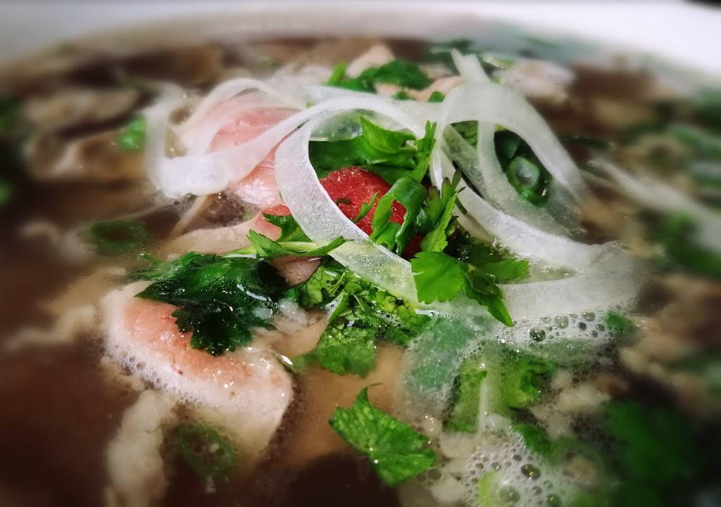 Big Pho | restaurant | 145 Mapleview Dr W, Barrie, ON L4N 9H7, Canada | 7057228188 OR +1 705-722-8188