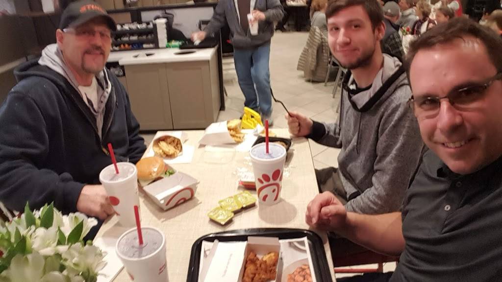 Chick-fil-A | restaurant | 1931 Tiffin Ave, Findlay, OH 45840, USA | 4194255288 OR +1 419-425-5288