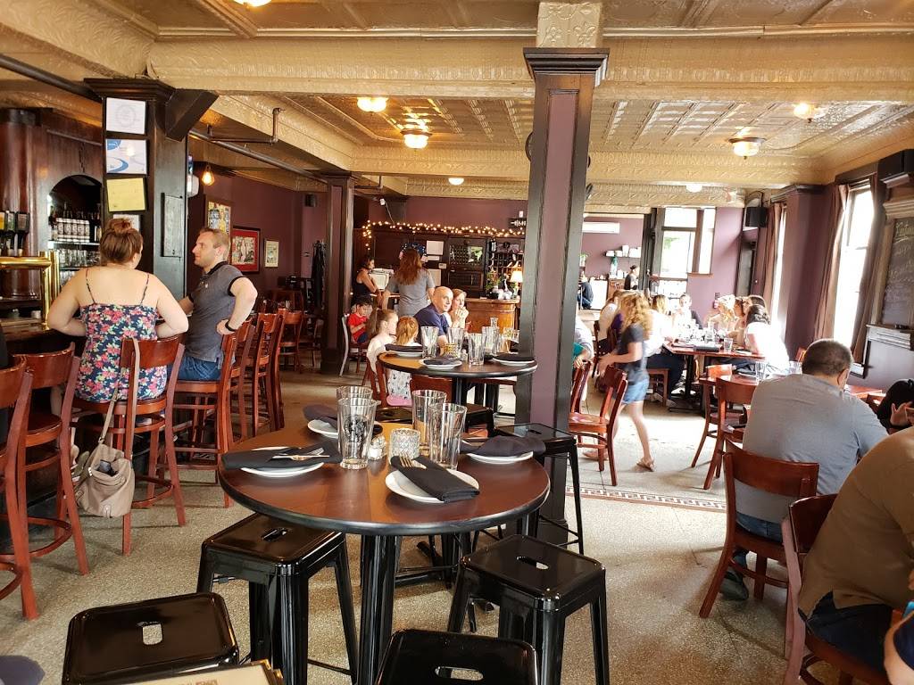 Two Rivers Brewing | restaurant | 542 Northampton St, Easton, PA 18042, USA | 6108291131 OR +1 610-829-1131