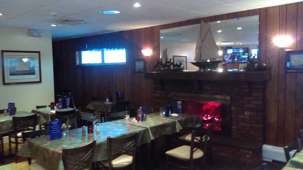 LePages Seafood & Grille | restaurant | 439 Martine St, Fall River, MA 02723, USA | 5086772180 OR +1 508-677-2180