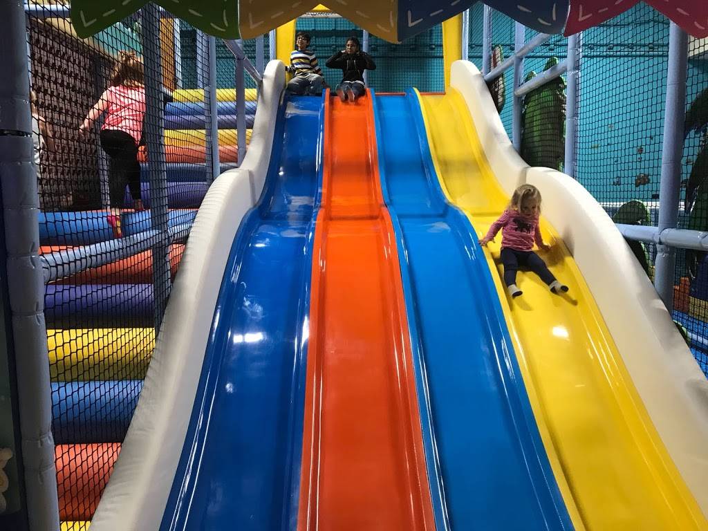 Fun Zone | restaurant | 2011 63rd St, Downers Grove, IL 60516, USA | 6304892333 OR +1 630-489-2333