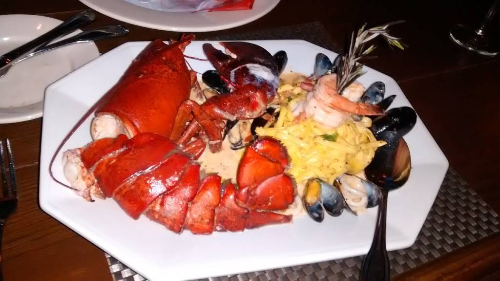 Luna Rossa | restaurant | 90 Danbury Rd, Ridgefield, CT 06877, USA | 2034033974 OR +1 203-403-3974