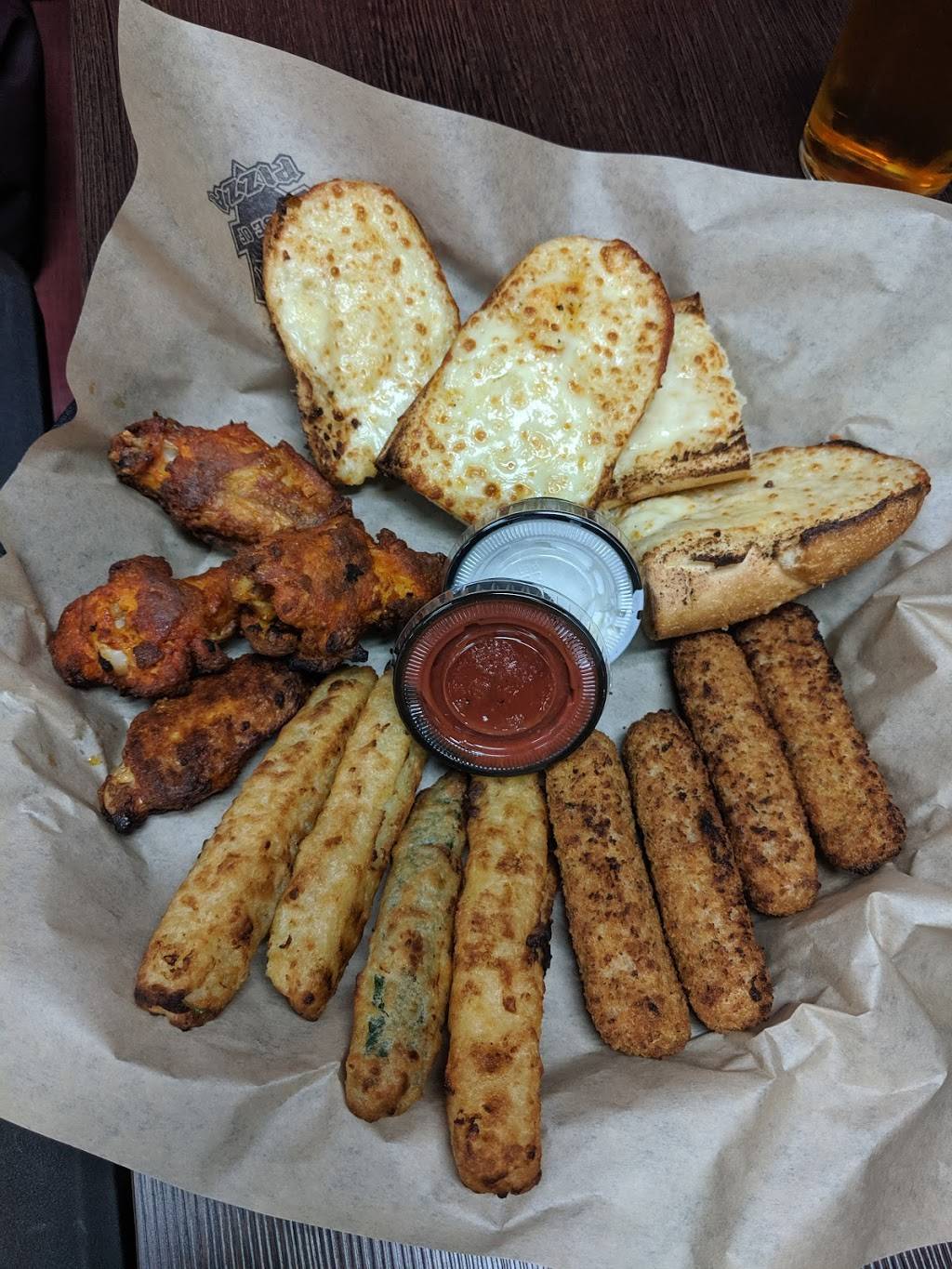 Boston House of Pizza | restaurant | 3332 S Mooney Blvd, Visalia, CA 93277, USA | 5596251235 OR +1 559-625-1235