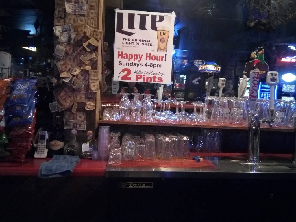 Houlahans Tavern & Grill | restaurant | 208 W Lincoln Hwy, Waterman, IL 60556, USA | 8152643333 OR +1 815-264-3333