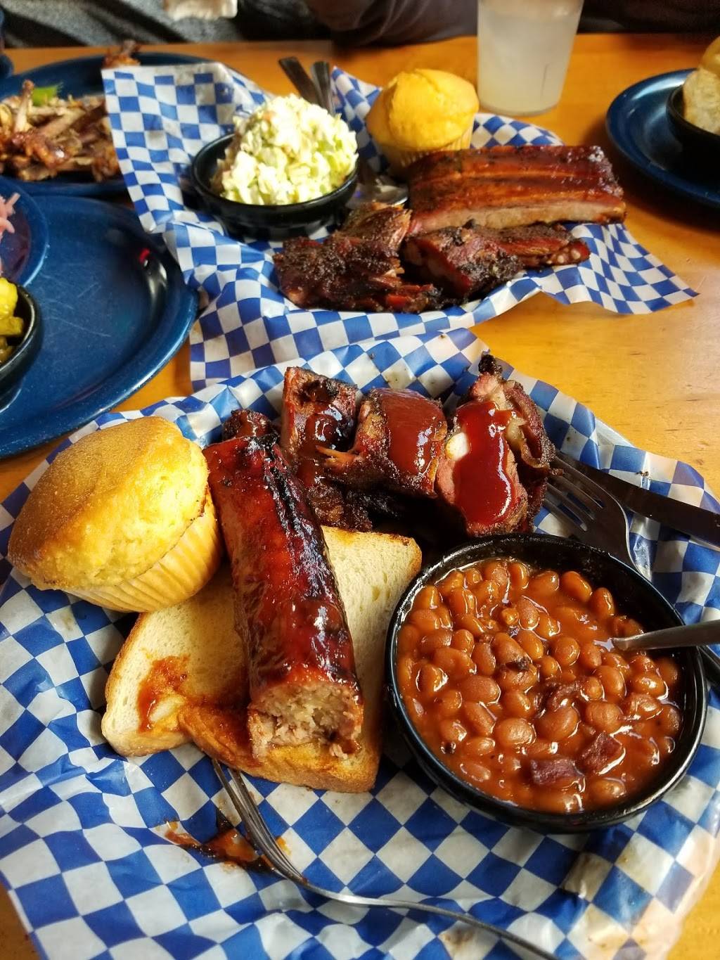 Famous Daves Bar-B-Que | restaurant | 11470 Fourth St, Rancho Cucamonga, CA 91730, USA | 9094812271 OR +1 909-481-2271