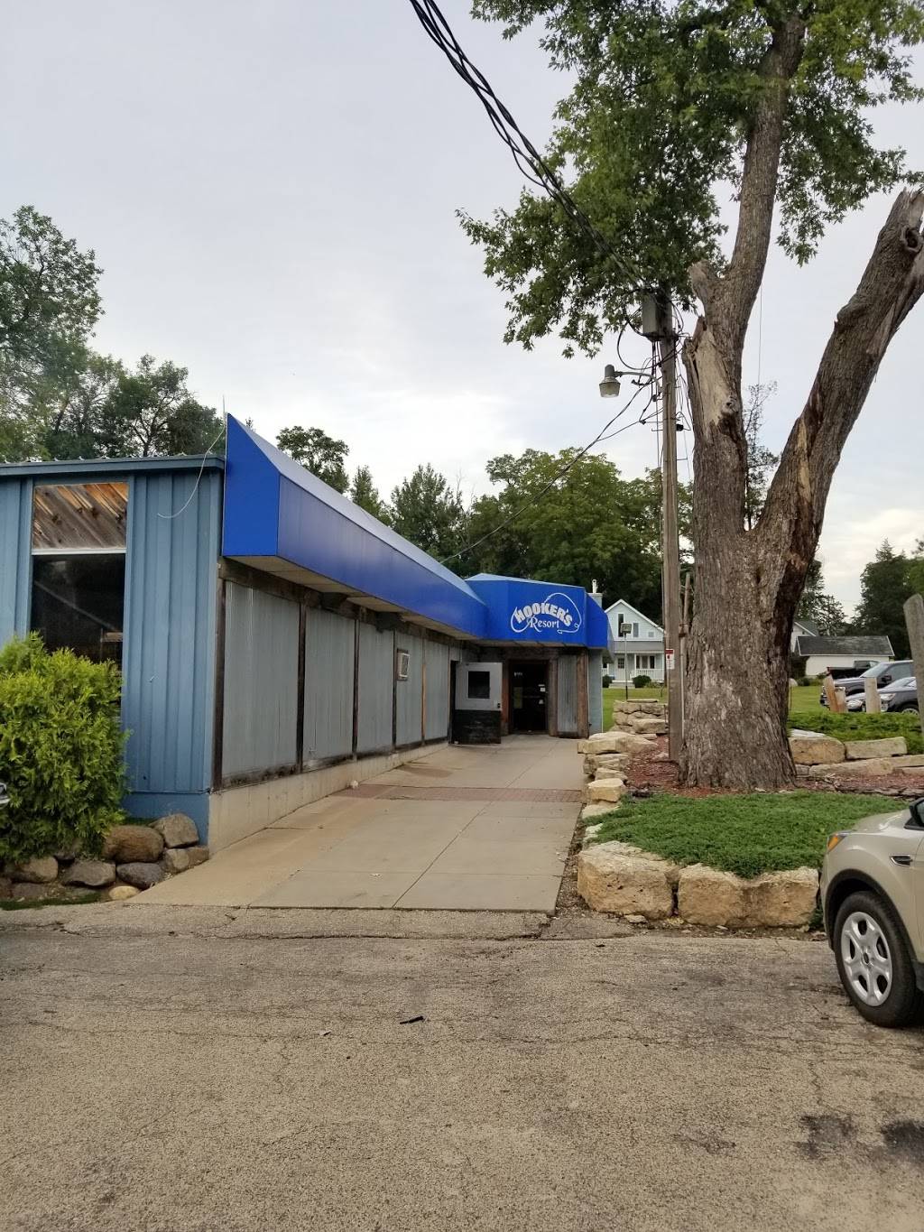 Hookers Resort | restaurant | W9370 Co Rd V, Poynette, WI 53955, USA | 6086357867 OR +1 608-635-7867