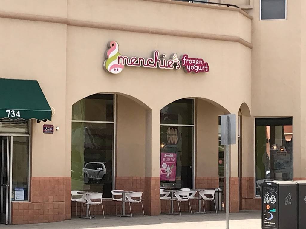 Menchies Frozen Yogurt | bakery | 732 Montana Ave, Santa Monica, CA 90403, USA | 3103934242 OR +1 310-393-4242