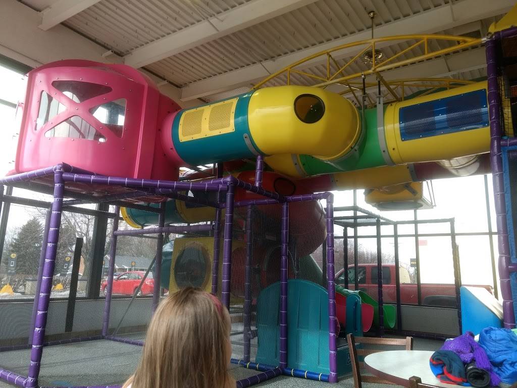 McDonalds | cafe | 2649 N Prairie, Beloit, WI 53511, USA | 6083628667 OR +1 608-362-8667