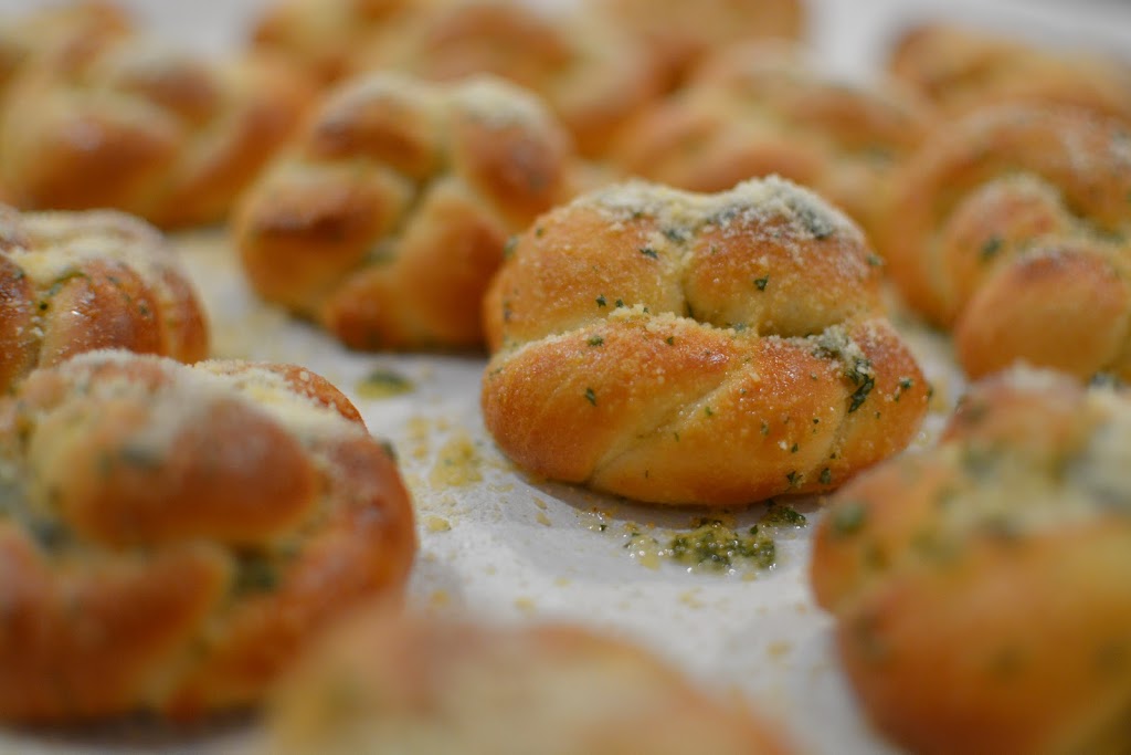 Brooklyn’s Pepperoni Rolls & Chicago Style Pizza | restaurant | 2036 W South Airport Rd, Traverse City, MI 49684, USA | 2316425001 OR +1 231-642-5001