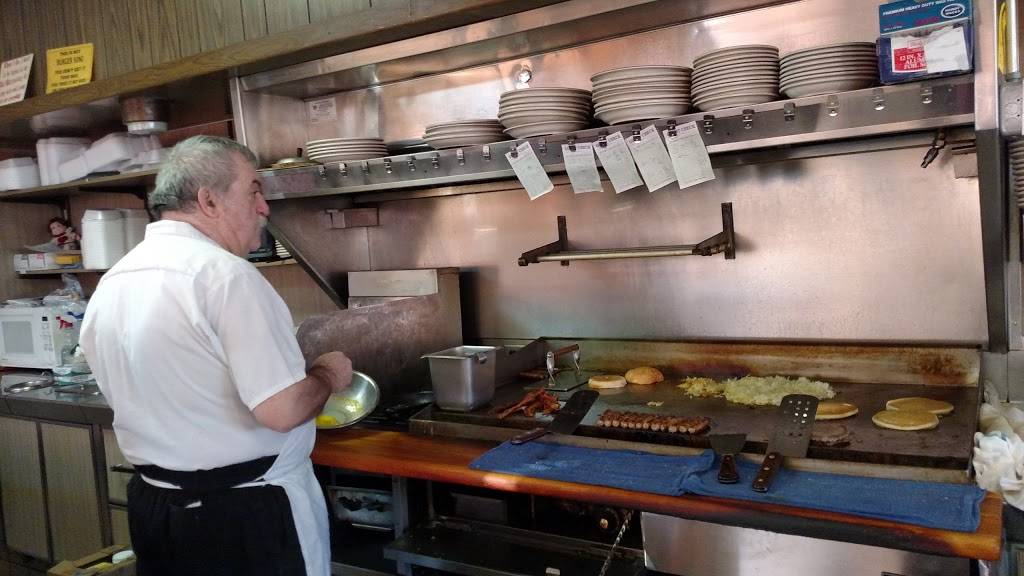 Capitol Coney Island | restaurant | 35495 Ford Rd, Westland, MI 48185, USA | 7343268121 OR +1 734-326-8121