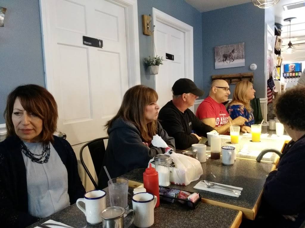 Little Phoenix | restaurant | 4128 Acushnet Ave, New Bedford, MA 02745, USA | 5089987551 OR +1 508-998-7551