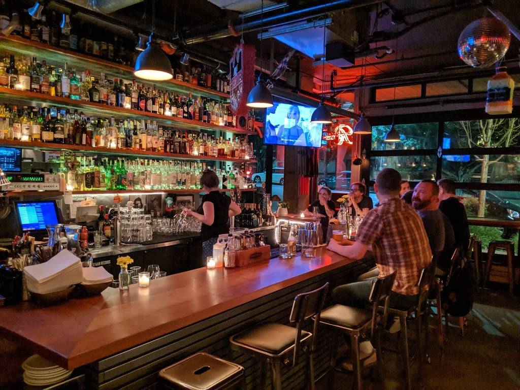 Russells Tavern | restaurant | 4111 Stone Way N, Seattle, WA 98103, USA | 2065471653 OR +1 206-547-1653