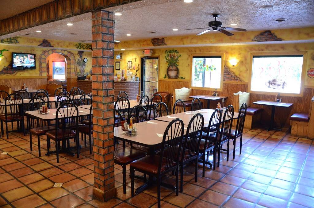 La Quesadilla Mexican Grill | restaurant | 5424 US-31E, Westmoreland, TN 37186, USA | 6156445991 OR +1 615-644-5991