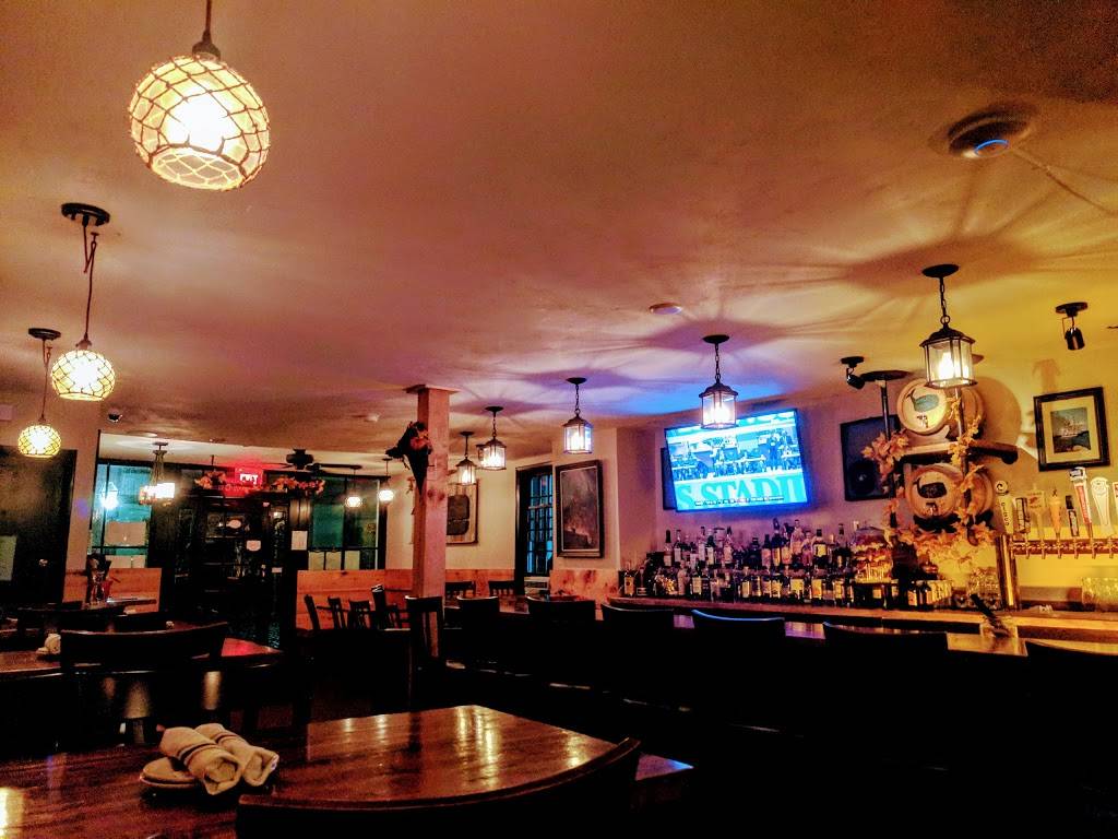 Quahog Republic Whalers Tavern | restaurant | 24 N Water St, New Bedford, MA 02740, USA | 7742066303 OR +1 774-206-6303