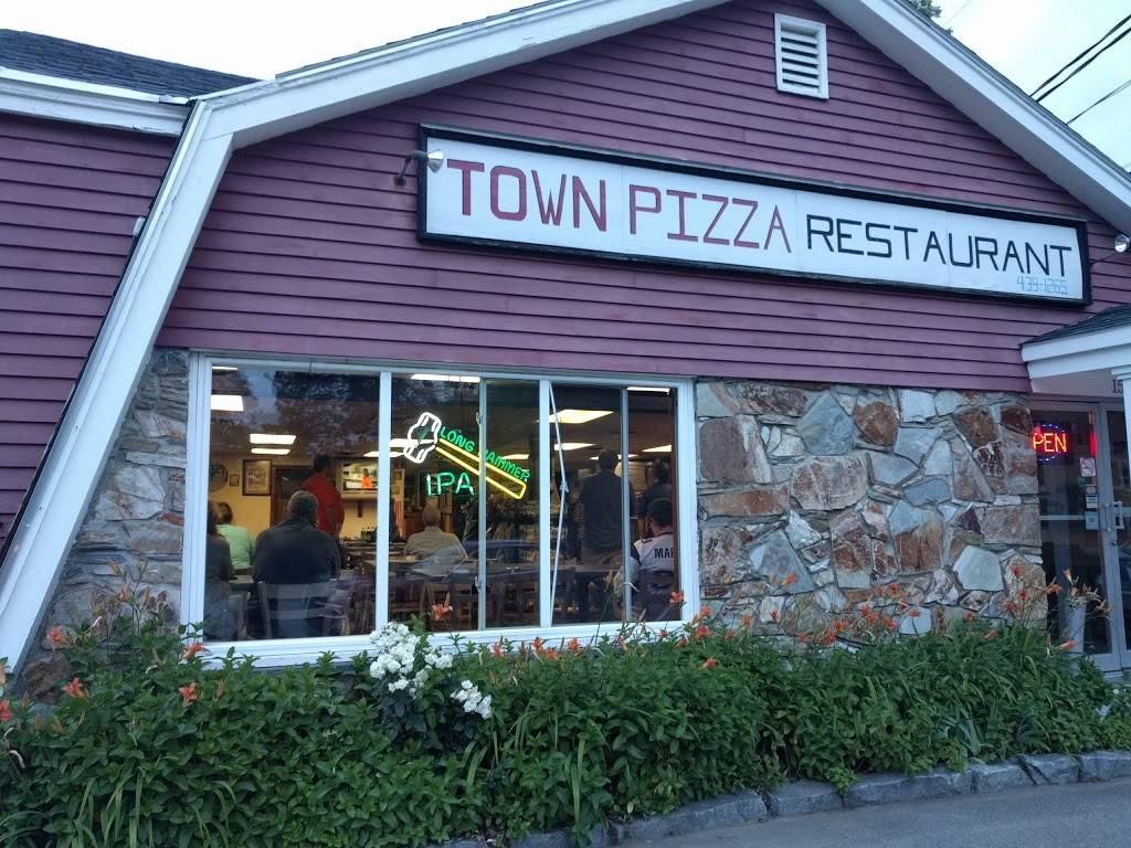 Town Pizza Restaurant | restaurant | 15 Wentworth St, Kittery, ME 03904, USA | 2074391265 OR +1 207-439-1265