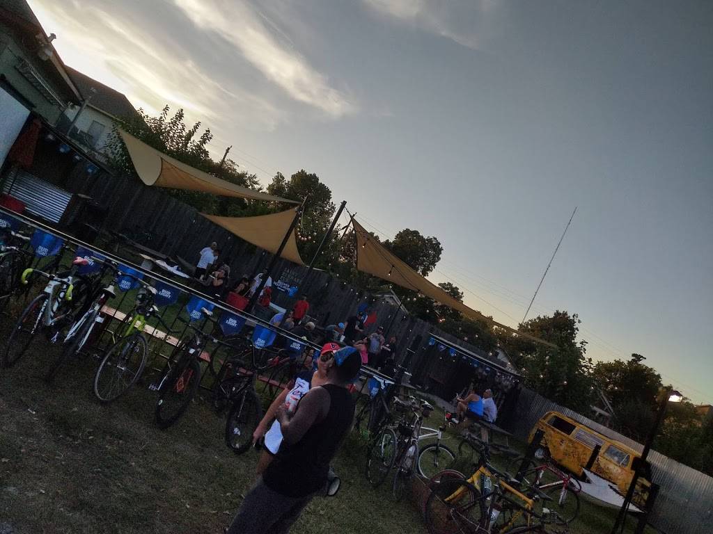 Saint Bernards Pub | restaurant | 3907 Canal St, Houston, TX 77003, USA | 7138427133 OR +1 713-842-7133