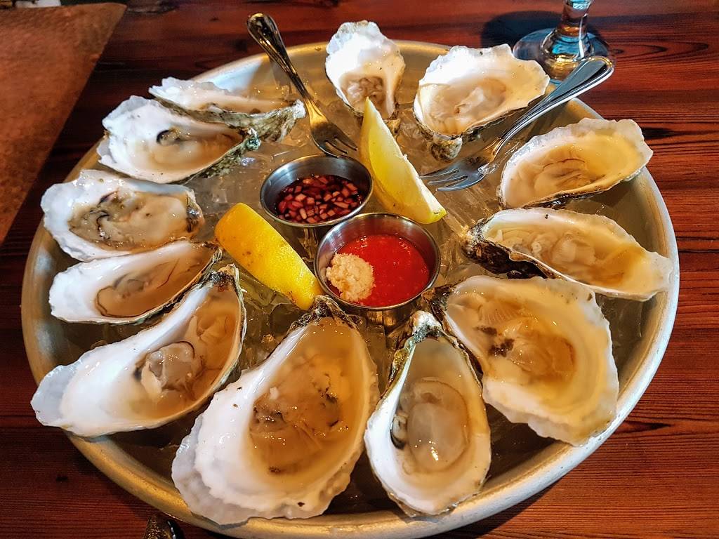 Marthas Vineyard Chowder Company | restaurant | 9 Oak Bluffs Ave, Oak Bluffs, MA 02557, USA | 5086963000 OR +1 508-696-3000