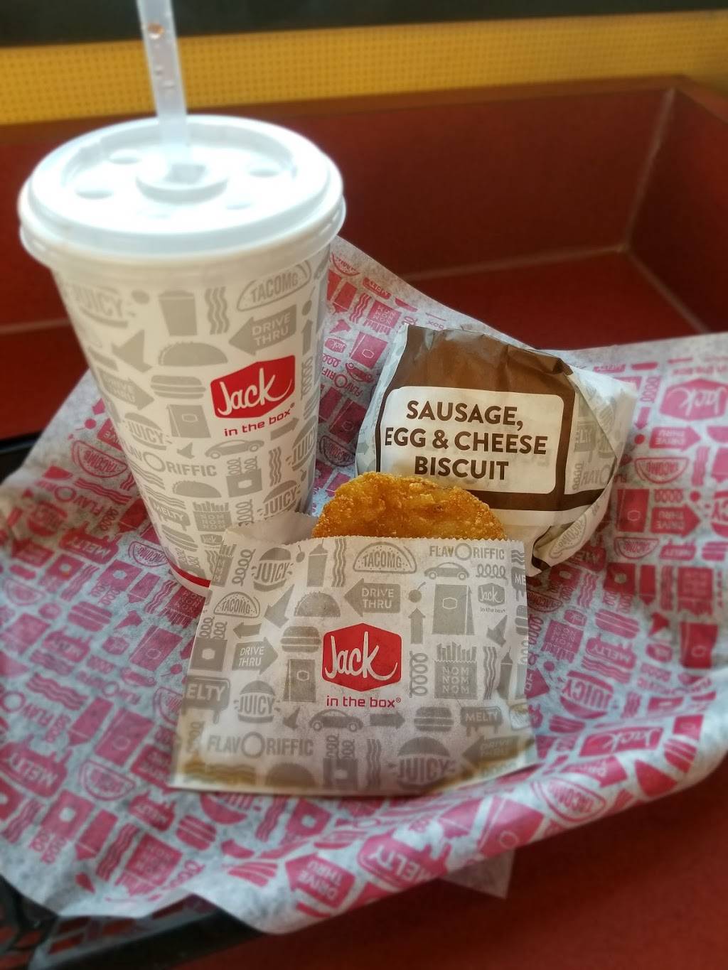 Jack in the Box | restaurant | 40771 Village Dr, Big Bear Lake, CA 92315, USA | 9098666436 OR +1 909-866-6436