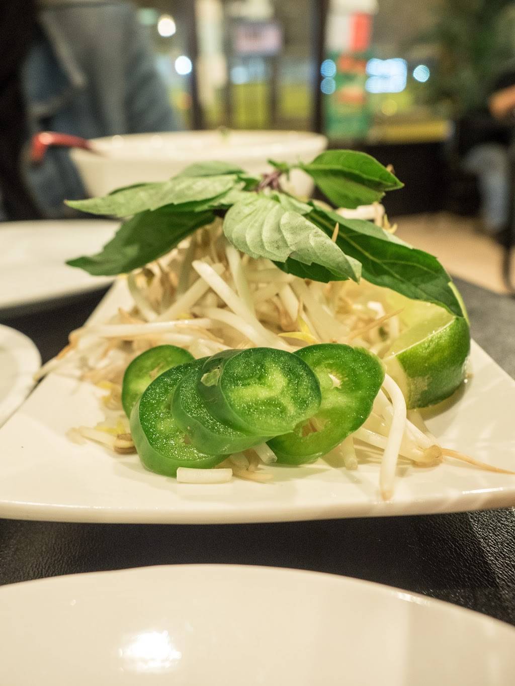 LC Pho Restaurant | restaurant | 2739 W Lawrence Ave, Chicago, IL 60625, USA | 8722087606 OR +1 872-208-7606