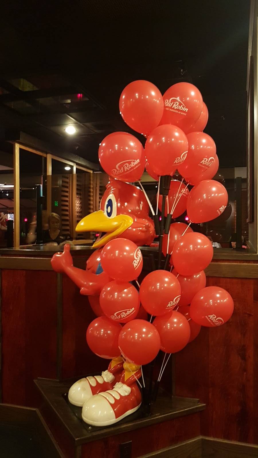 Red Robin Gourmet Burgers and Brews | restaurant | 100 W. Telegraph Bellis Fair Mall, Bellingham, WA 98226, USA | 3607349991 OR +1 360-734-9991